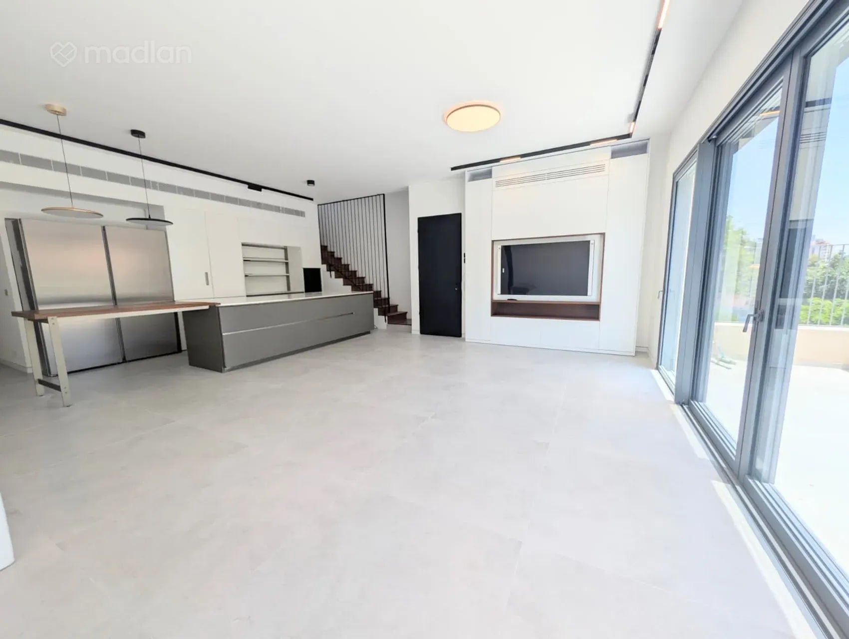 תמונה מהפול נדל"ן – 5 חדרים • 17,000 ₪, רמת חן, רמת חן, רמת גן (1)