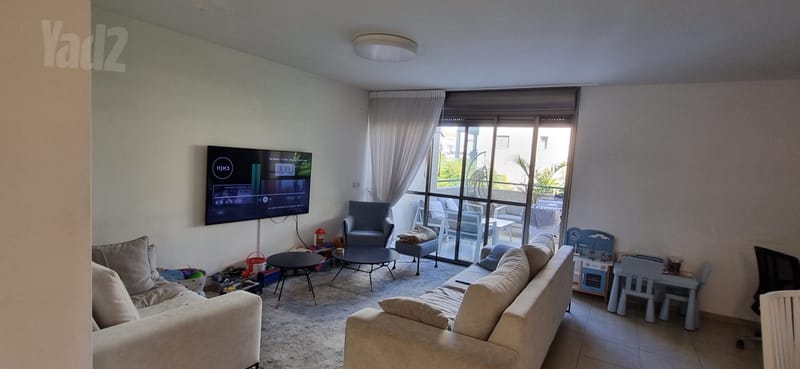 Photo from Yad2 – 4 Rooms • ₪8,300, הפרחים 38, Kiryat HaPrachim 2005, Ra'anana (1)