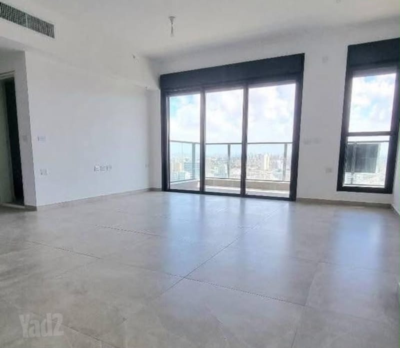 תמונה מיד2 – 3 חדרים • 7,000 ₪, רוטשילד - עצמאות, בת ים (1)