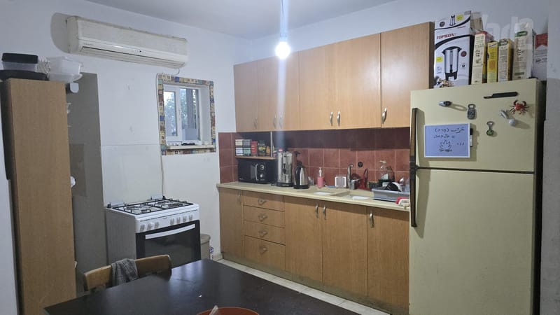 תמונה מיד2 – 4 חדרים עם שותפים • 2,090 ₪, שדרות הרצל 98, בית הכרם, ירושלים (1)