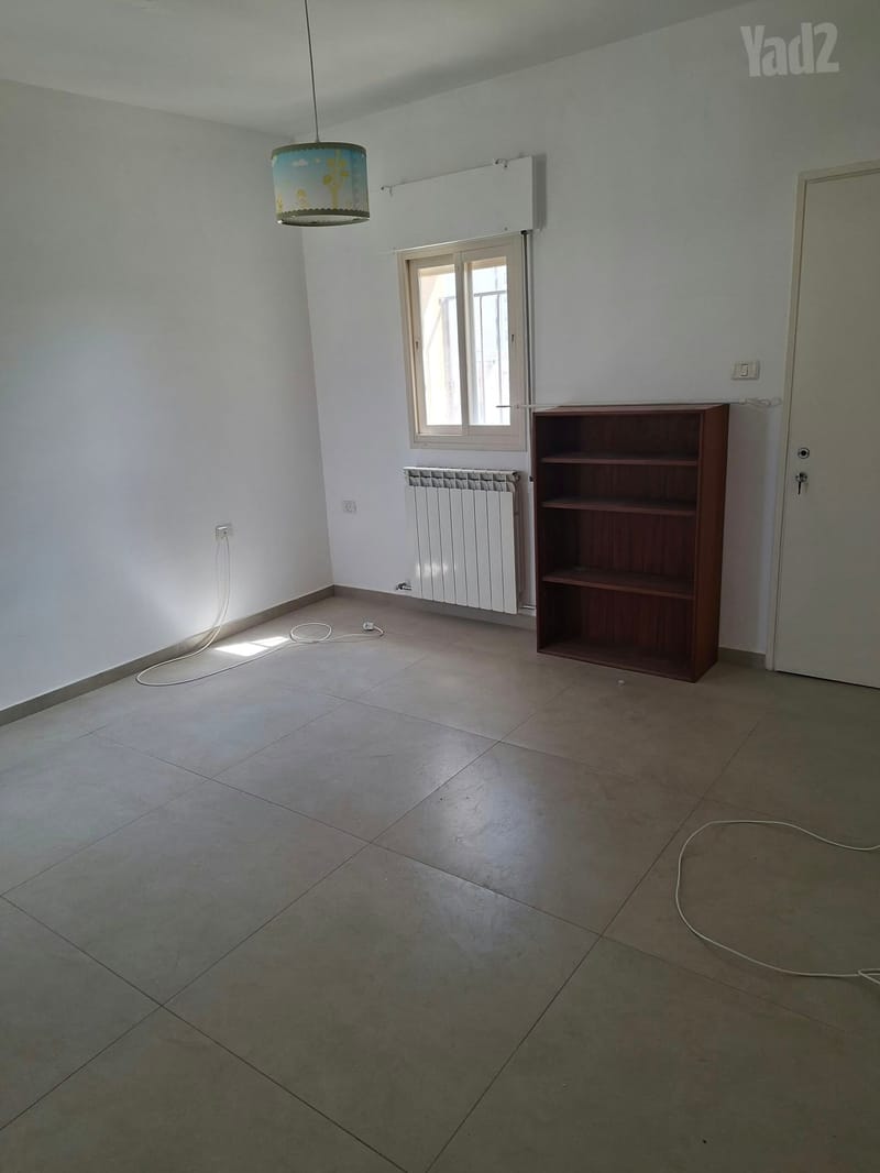 תמונה מיד2 – 4 חדרים • 12,000 ₪, קוממויות (טלביה), ירושלים (1)