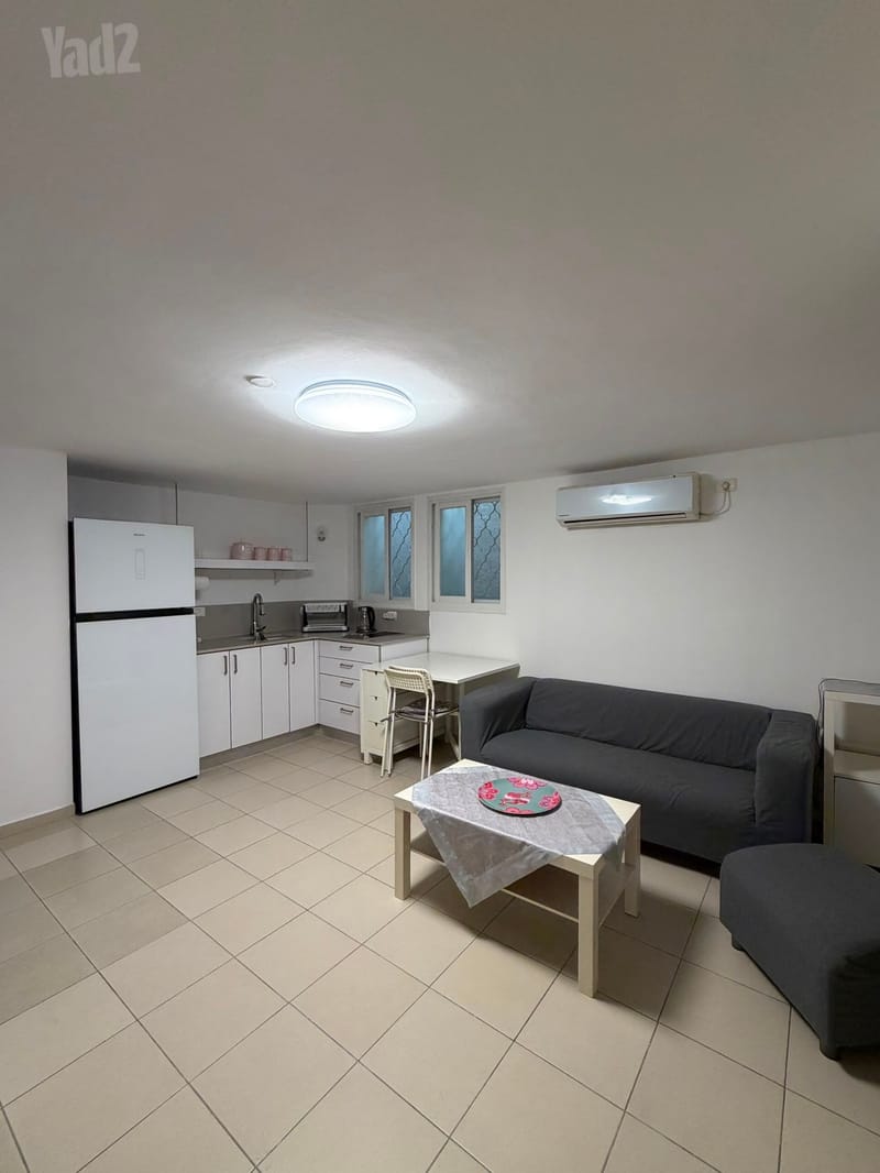 Photo from Yad2 – Room and a half • ₪2,900, ראול ולנברג 37, Ramat Eshkol, Haifa (1)