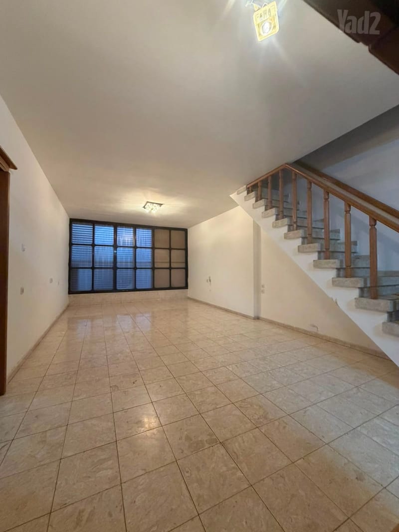 תמונה מיד2 – 5.5 חדרים • 7,500 ₪, קרית שמונה 27, קריית שרת מערב, חולון (1)