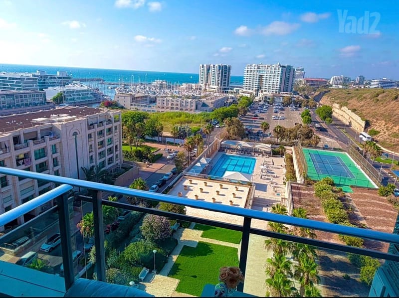 תמונה מיד2 – 2.5 חדרים • 11,700 ₪, השונית 10, מרינה, הרצליה (1)