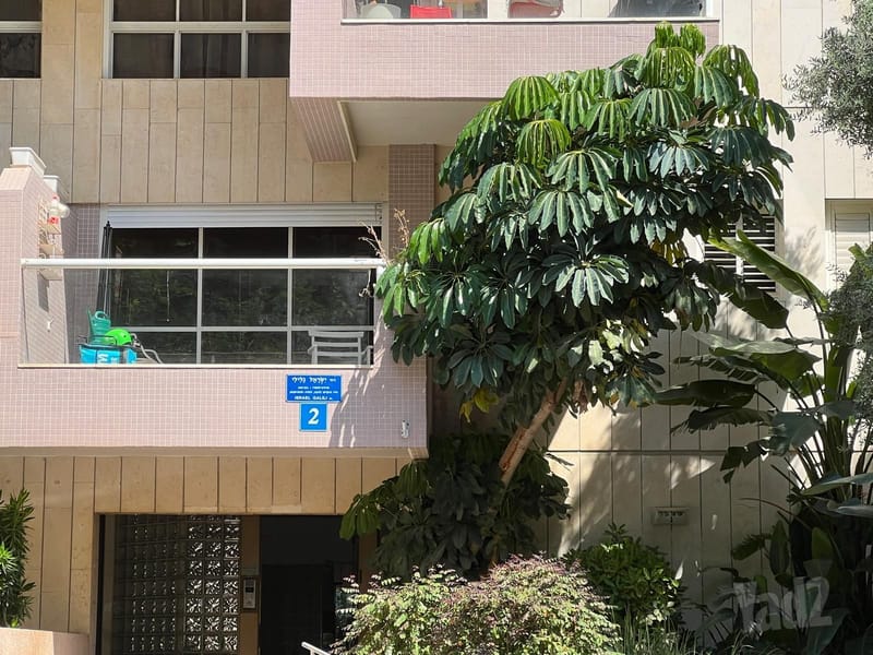 תמונה מיד2 – 5 חדרים • 13,150 ₪, ישראל גלילי 2, כוכב הצפון, תל אביב (1)