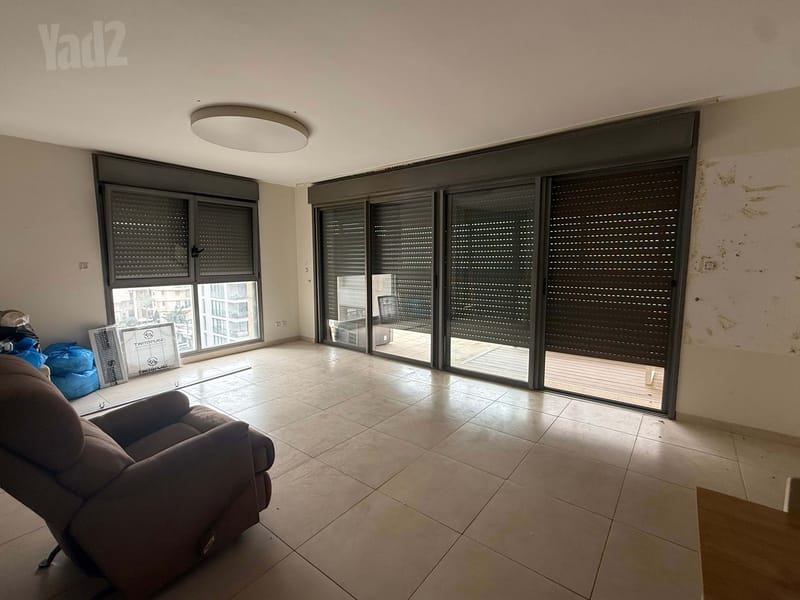 Фото с Yad2 – 3 Комнаты • 11,000 ₪, ארתור רובינשטיין 7, Нофей Ям, Тель-Авив (1)