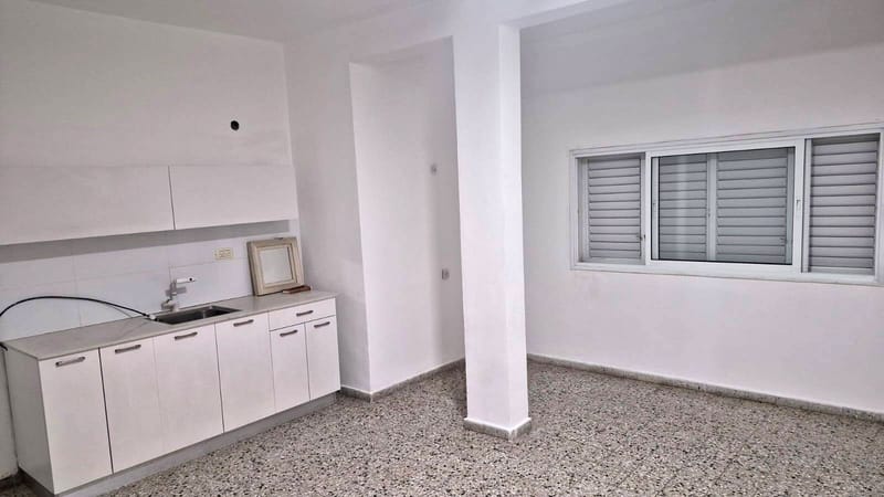 Фото с Facebook – 3 Комнаты • 4,500 ₪, הרקפת, Шикуней Амизрах, Ришон-ле-Цион (1)