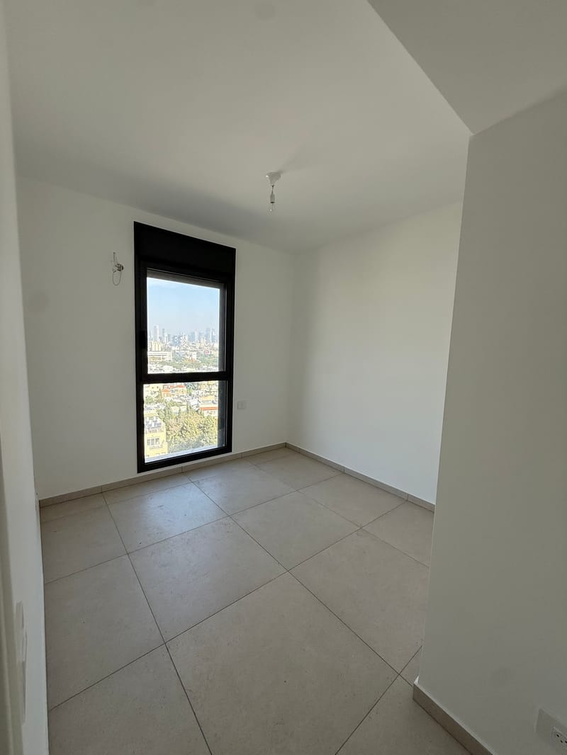 4 Rooms • ₪10,500/mo - Image 5