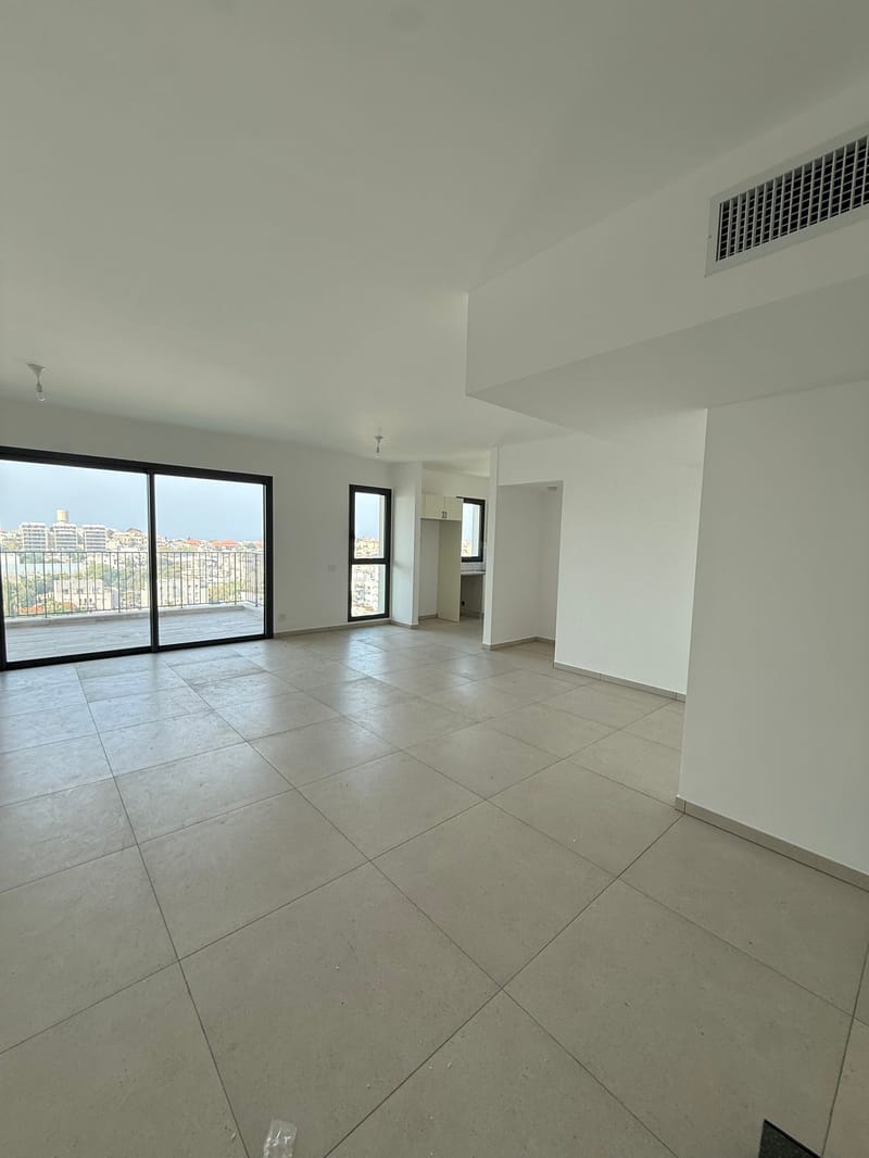 5 Комнаты • 10,250 ₪ - Image 1