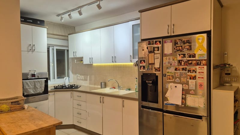 תמונה מפייסבוק – חדר בדירת שותפים • 2,333 ₪, הל"ה, קטמון הישנה, ירושלים (1)