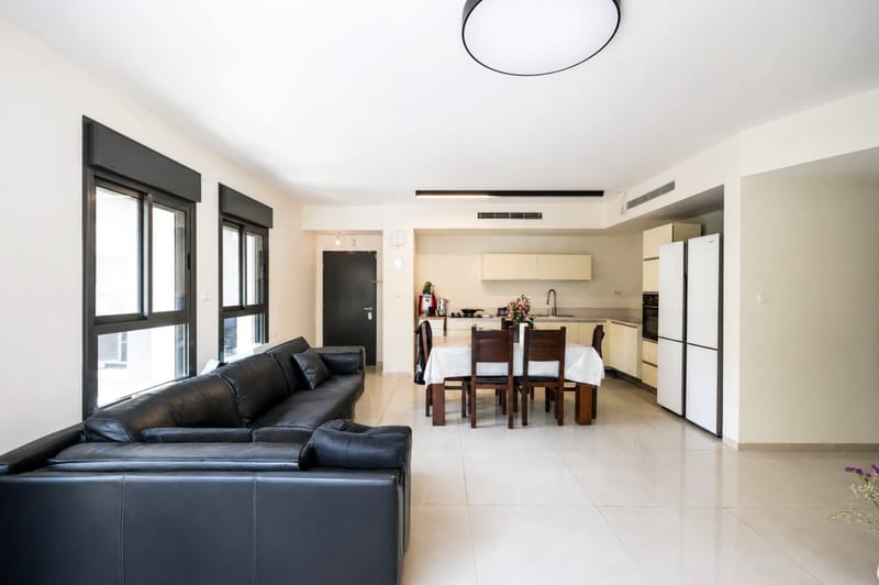 תמונה מפייסבוק – 4 חדרים • 3,820,000 ₪, משה קול 24, בית הכרם, ירושלים (1)