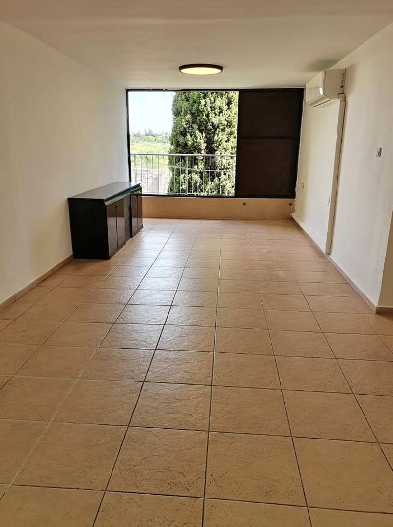 תמונה מפייסבוק – 5 חדרים עם שותפים • 2,200 ₪, הבילויים, רמת גן (1)