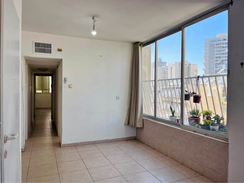 תמונה מפייסבוק – 4 חדרים • 5,700 ₪, רמת גן (1)
