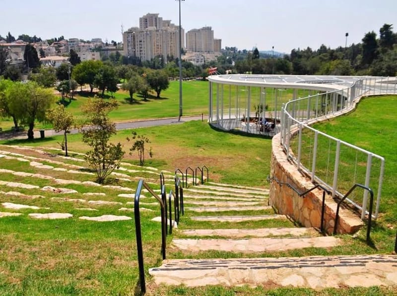 תמונה מפייסבוק – חדר בדירת שותפים • 2,800 ₪, Bezalel 102, מחנה יהודה (לב העיר), ירושלים (1)