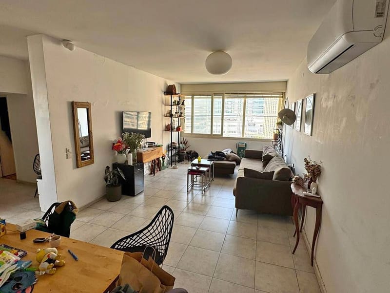 תמונה מפייסבוק – 4 חדרים • 11,000 ₪, אזור (1)