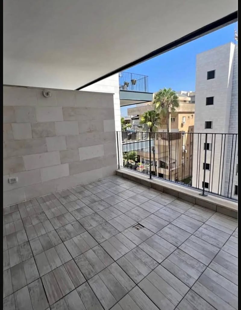 Фото с Facebook – 5 Комнаты • 8,950 ₪, ארלוזורוב, Шхуна Мерказ Даром, Раанана (1)