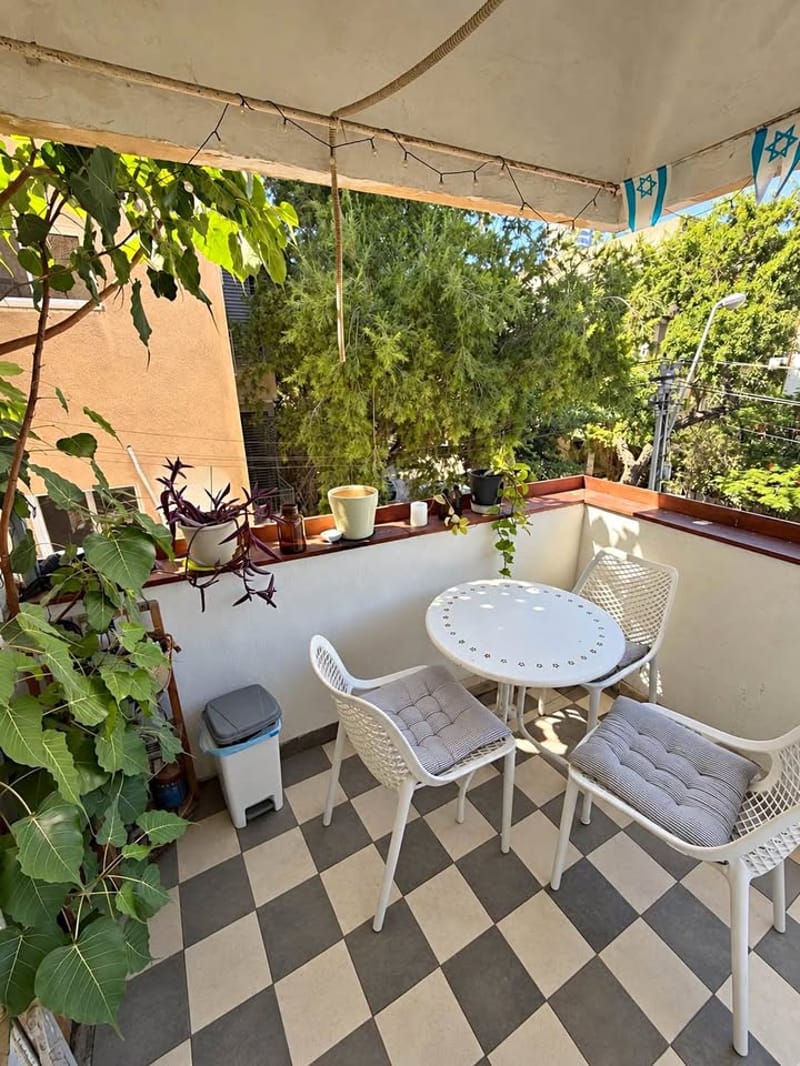 תמונה מפייסבוק – חדר בדירת שותפים • 2,900 ₪, גורדון, הרצלייה הצעירה, הרצליה (1)