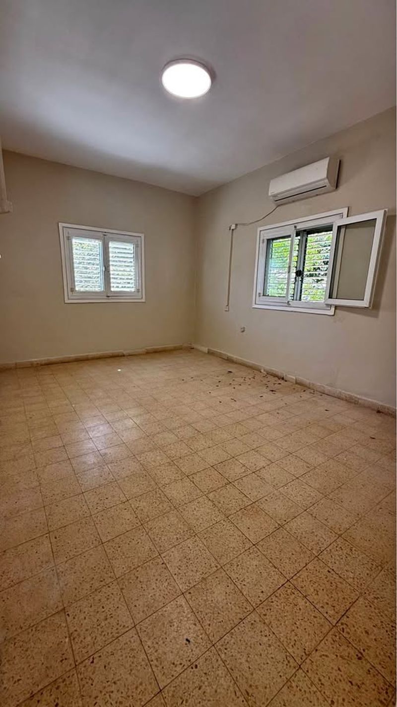 Фото с Facebook – 2 Комнаты • 4,000 ₪, Кирьят Шалом, Тель-Авив (1)