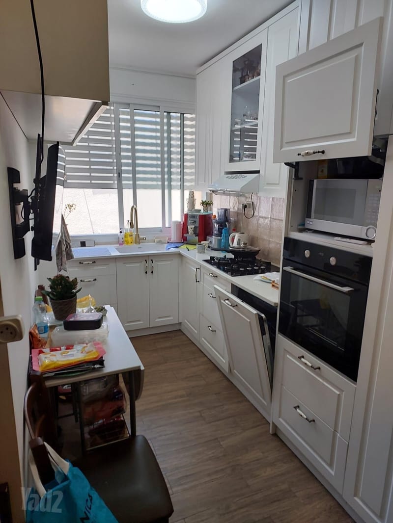 תמונה מיד2 – 4 חדרים • 5,500 ₪, הגר"א 30, נאות רחל, חולון (1)