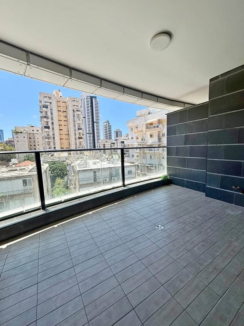 4 חדרים • 8,700 ₪ - Image 1