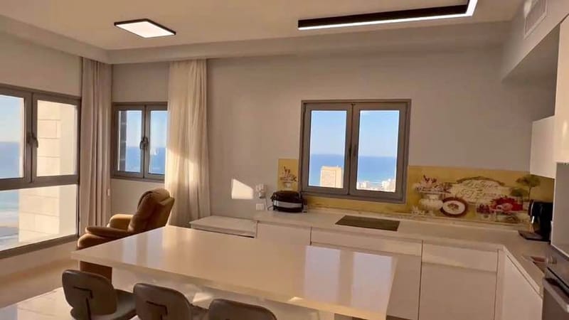 תמונה מפייסבוק – 4 חדרים • 10,500 ₪, יצחק שדה 8, שכונה דרום חדש, בת ים (1)