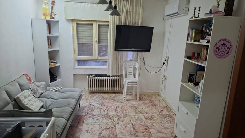 Фото с Facebook – 2 Комнаты • 3,400 ₪, ארמון הנציב/הרשל גרינשפן, Восточный Тальпиот, Иерусалим (1)