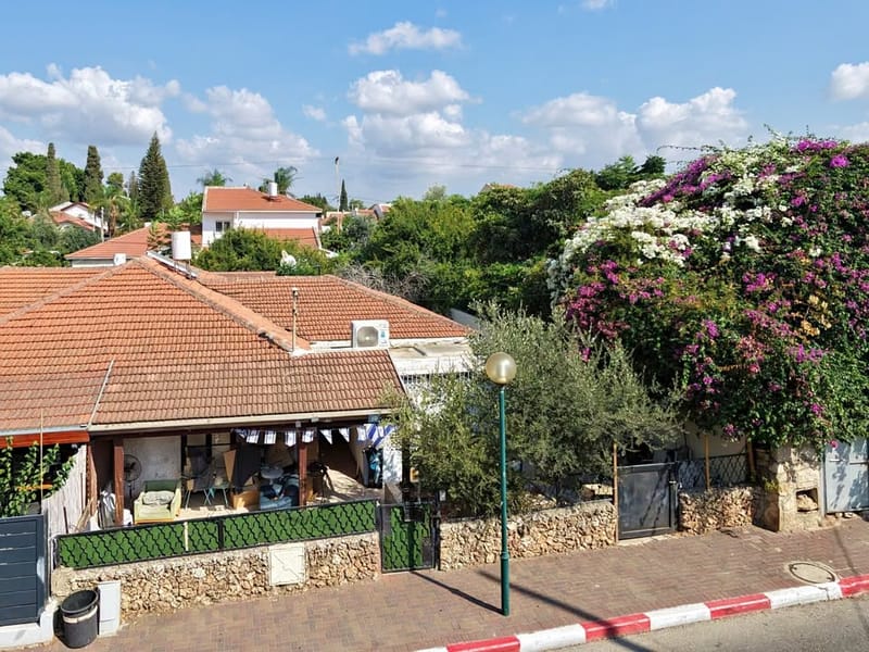 תמונה מפייסבוק – 4 חדרים • 7,100 ₪, מרכז, כפר סבא (1)