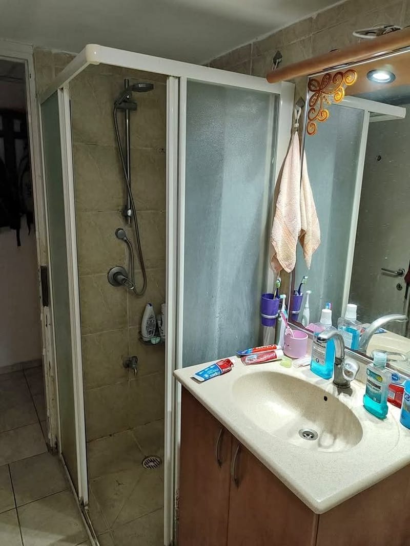 תמונה מפייסבוק – חדר בדירת שותפים • 1,300 ₪, אדם הכהן, זיו, חיפה (1)