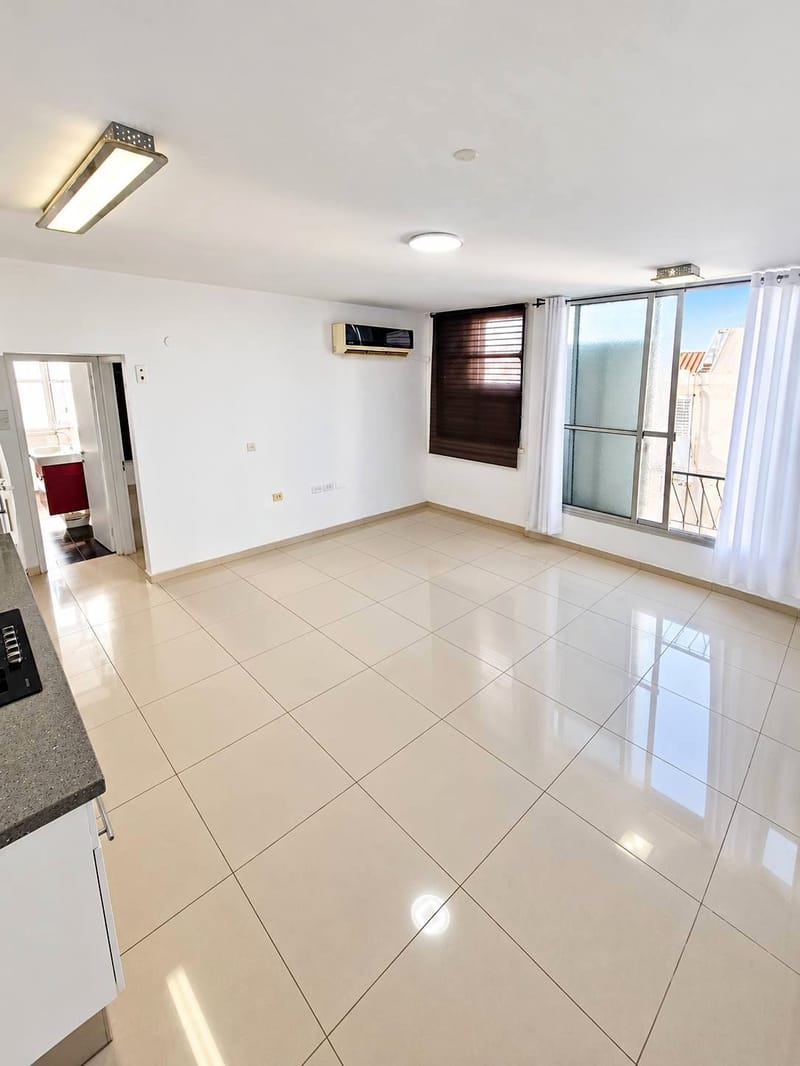 תמונה מפייסבוק – 2 חדרים • 3,600 ₪, בית וגן 17, לב העיר, בת ים (1)
