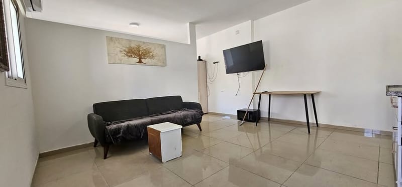 Photo from Facebook – Room and a half • ₪3,500, Shikunei HaMizrah, Rishon LeZion