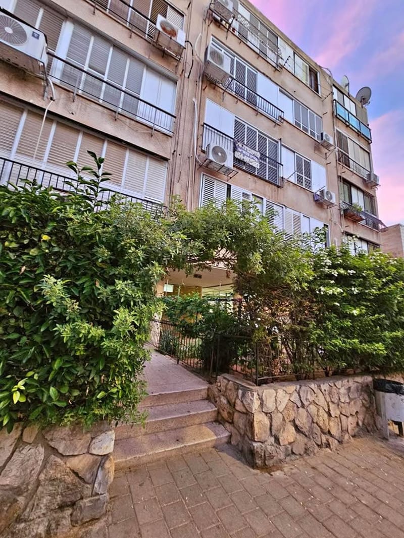 תמונה מפייסבוק – 2 חדרים • 4,300 ₪, אלפר, עצמאות - יוספטל, בת ים (1)