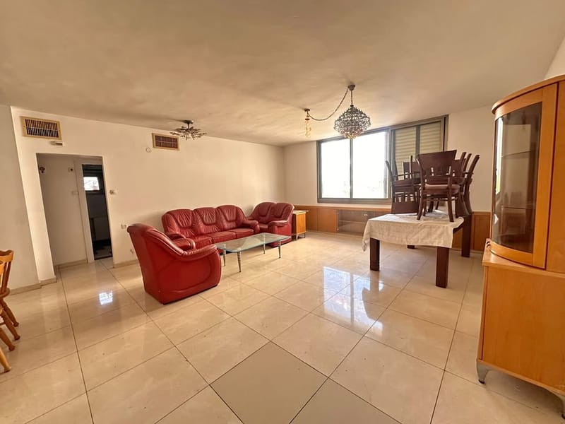 תמונה מפייסבוק – 5 חדרים • 6,800 ₪, מחניים, נווה יהושע, רמת גן (1)