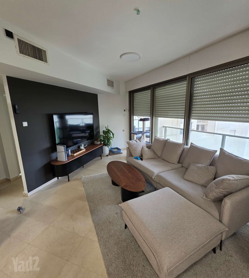 תמונה מיד2 – 3 חדרים • 7,500 ₪, לוין קיפניס 5, המשתלה, תל אביב (1)