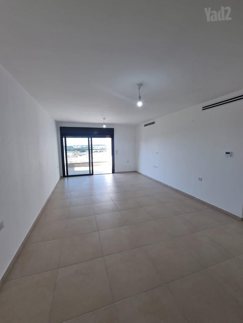 תמונה מיד2 – 5 חדרים • 9,500 ₪, חיים ויצמן 28, מורשת, מודיעין-מכבים-רעות (1)