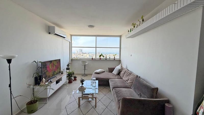 תמונה מפייסבוק – חדר בדירת שותפים • 3,800 ₪, אלנבי 97, נשר (1)