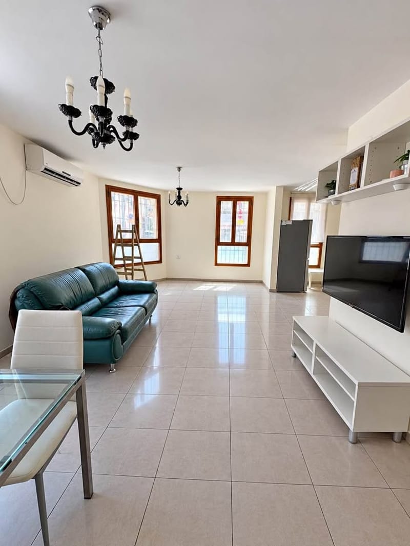 תמונה מפייסבוק – 3.5 חדרים • 15,000 ₪, נווה צדק, תל אביב (1)