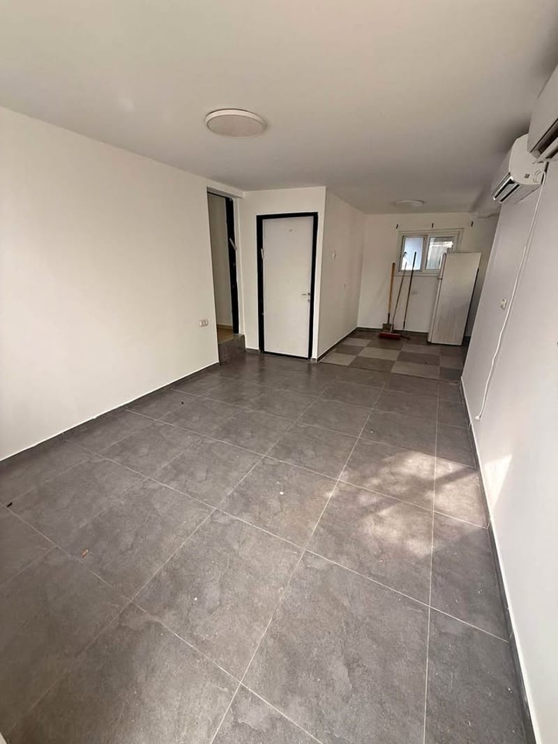 תמונה מפייסבוק – 2 חדרים • 3,900 ₪, לח״י 68, עזרא והארגזים, תל אביב (1)