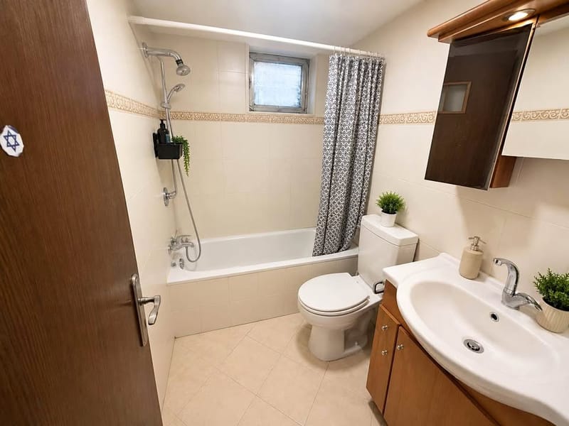 Photo from Facebook – 2 Rooms • ₪5,700, Mahane Yehuda (City Center), Jerusalem (1)