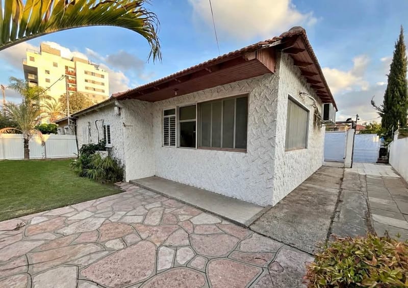 תמונה מפייסבוק – 5 חדרים • 8,000 ₪, ויצמן, קריית שז"ר, רעננה (1)