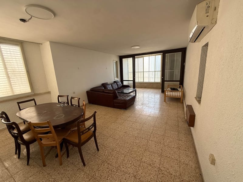 תמונה מפייסבוק – 4 חדרים • 5,500 ₪, שד חן 3, מרכז העיר דרום, נתניה (1)