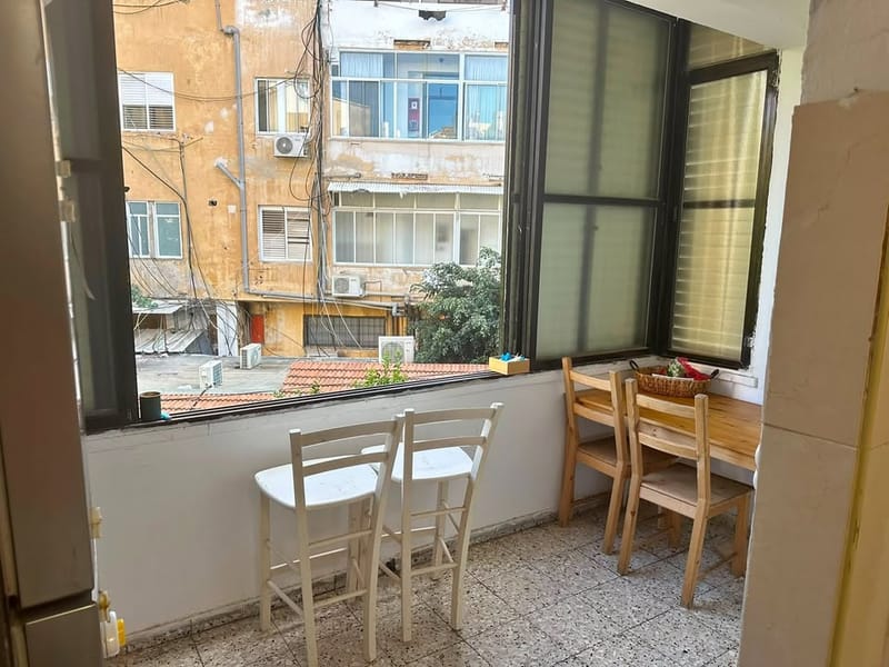 תמונה מפייסבוק – 2.5 חדרים עם שותפים • 3,100 ₪, שושנה דואר 5, צפון יפו, תל אביב (1)