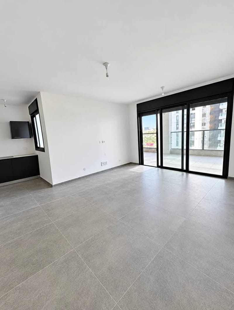 תמונה מפייסבוק – 4 חדרים • 8,200 ₪, מתחם ה-1,000, ראשון לציון (1)