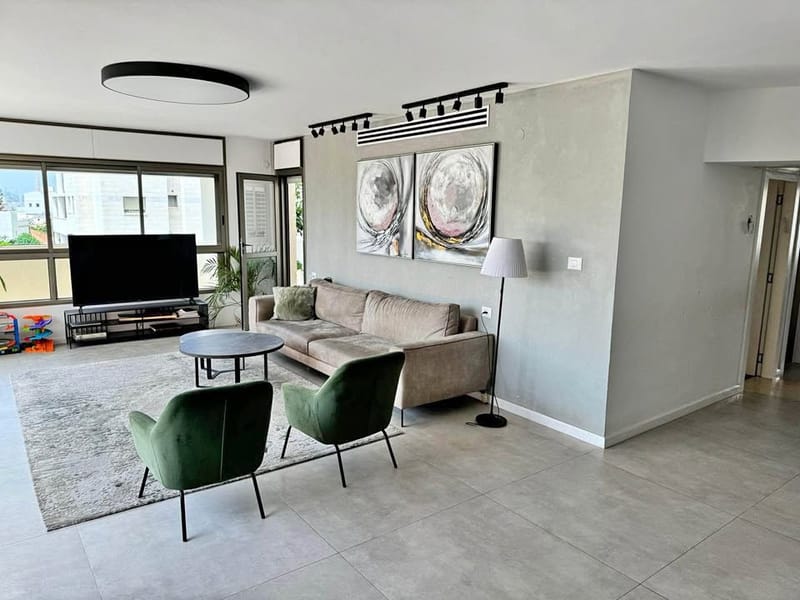 תמונה מפייסבוק – 4 חדרים • 14,900 ₪, נאות אפקה א', תל אביב (1)