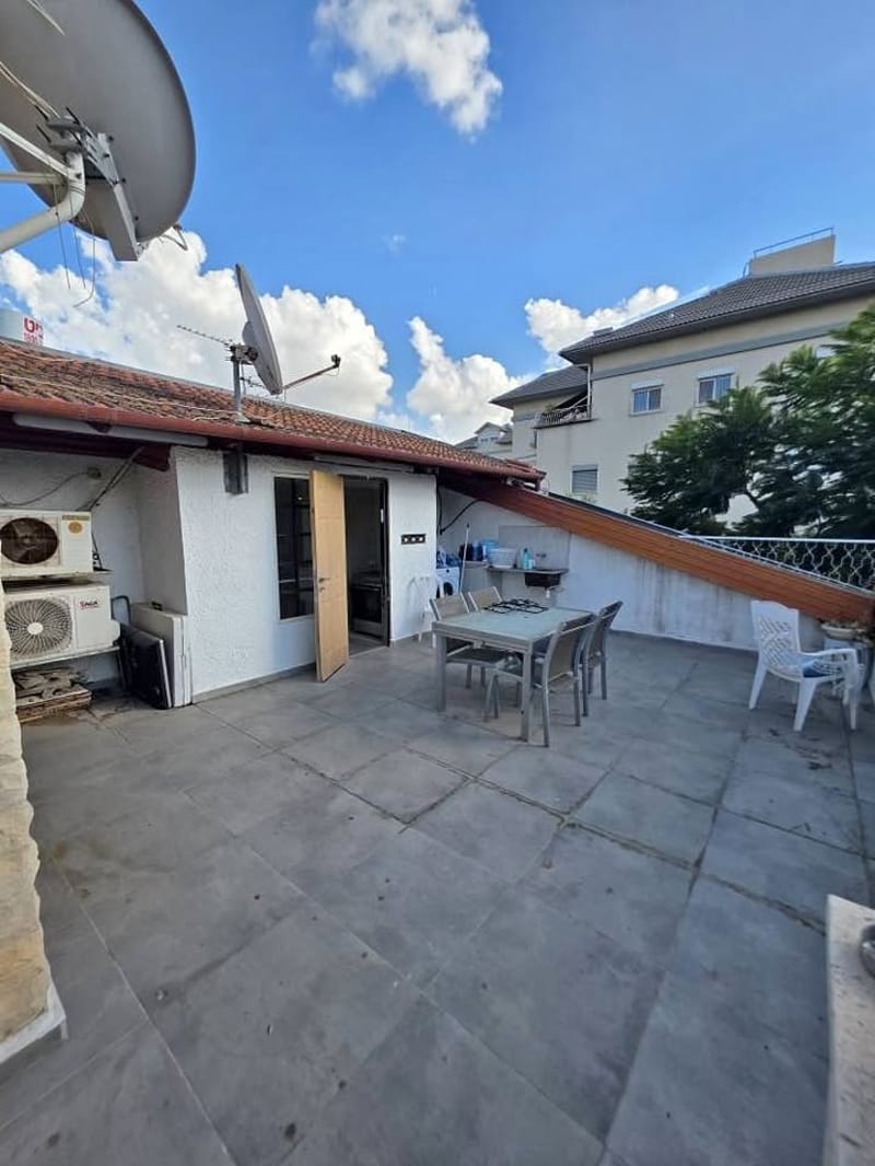 Photo from Facebook – 2 Rooms • ₪4,000, Merkaz, Kfar Saba (1)
