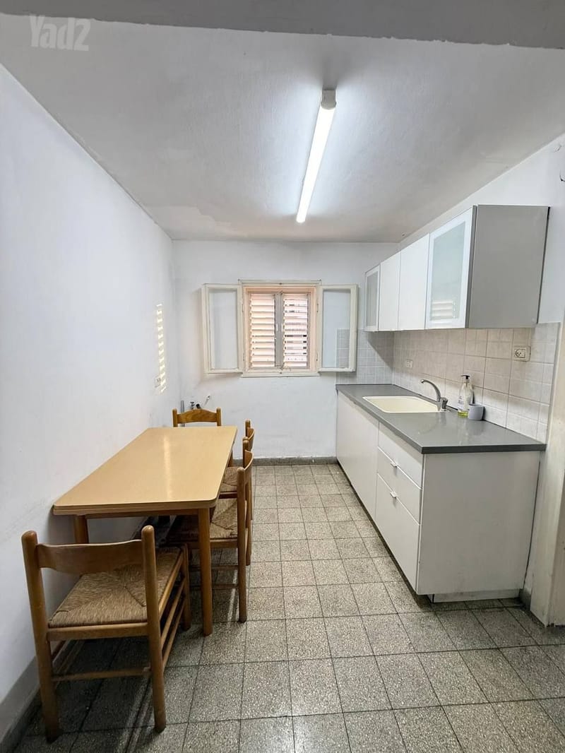 תמונה מיד2 – 3 חדרים • 2,500 ₪, שפרינצק 4, קריית ים ב', קריית ים (1)