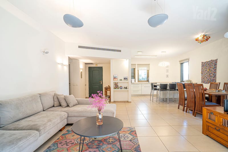 תמונה מיד2 – 6 חדרים • 5,900,000 ₪, כוכבן, מתחם 20-19 (מתחם הפרחים), הוד השרון (1)