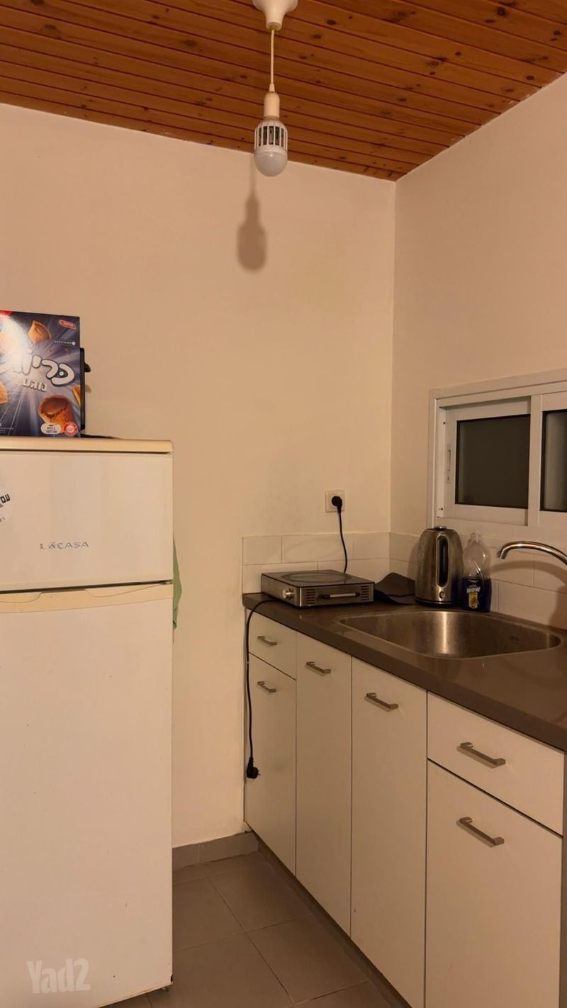 Photo from Yad2 – 2 Rooms • ₪3,800, הרב שקדי 11, מחנה יהודה, Petah Tikva (1)
