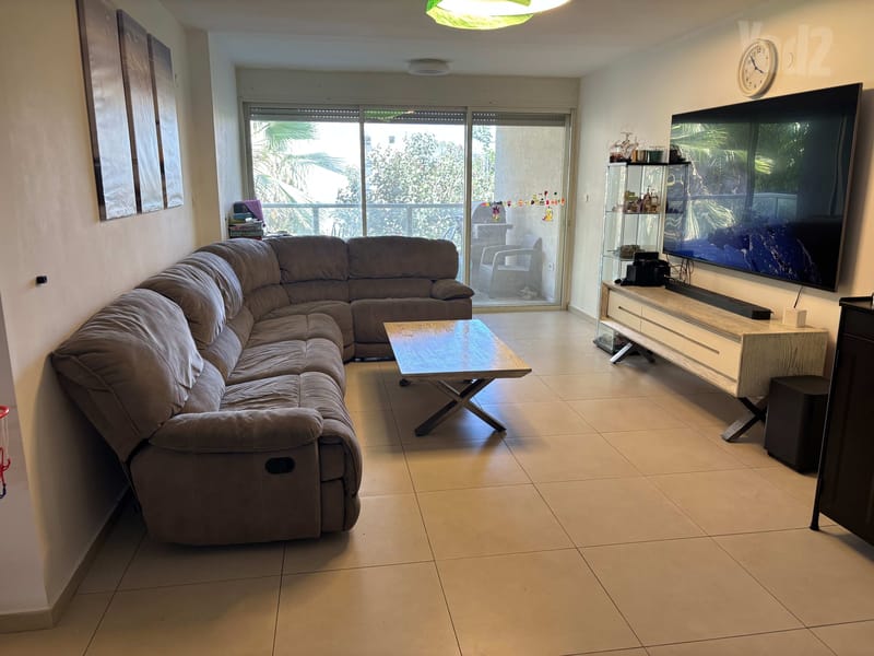 תמונה מיד2 – 5 חדרים • 9,000 ₪, המעפילים 3, קריית ויצמן, רעננה (1)