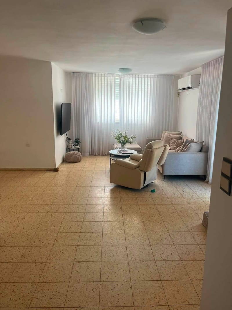 תמונה מפייסבוק – 4 חדרים • 11,900 ₪, רבי עקיבא, הרצלייה הצעירה, הרצליה (1)