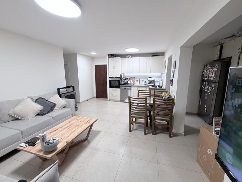 תמונה מפייסבוק – 3 חדרים • 6,200 ₪, ליד קניון שבעת הכוכבים, הרצליה ב', הרצליה (1)
